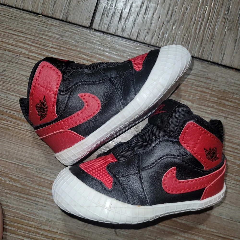 Nike Jordan 1 Crib Bootie Black Varsity Red AT3745-023 Infant Size 3C